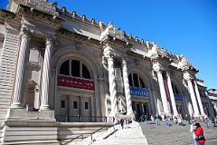 31A The Metropolitan Museum Of Art Backs On To Central Park East Side 80-84 St.jpg